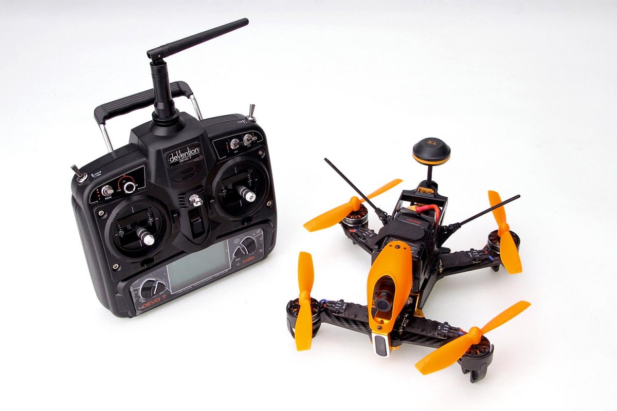 Walkera F210 3D RTF Racing-Quadrocopter mit Videobrille - RC-Drohnen.de